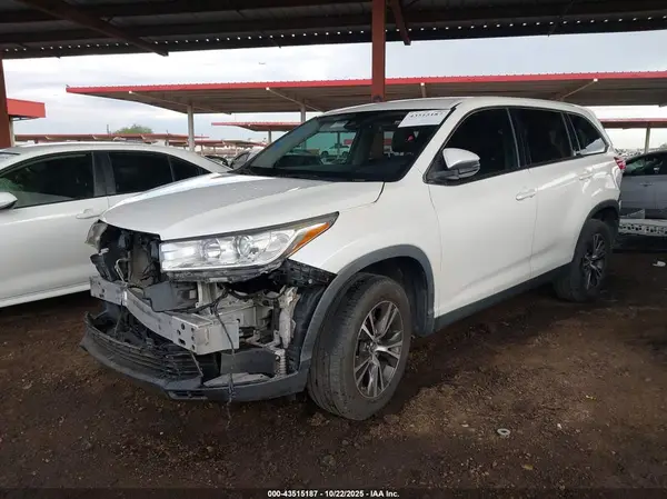 5TDZZRFH8KS349275 2019 TOYOTA HIGHLANDER - Image 2