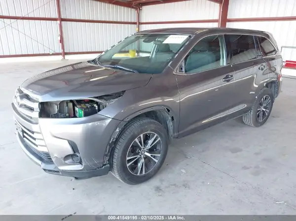 5TDZZRFH8KS356954 2019 TOYOTA HIGHLANDER - Image 2