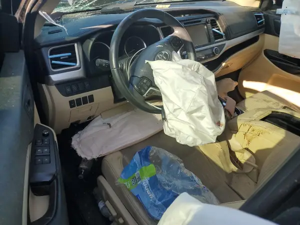 5TDZZRFH8KS357358 2019 TOYOTA HIGHLANDER - Image 8