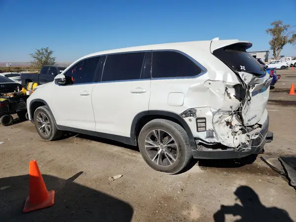 5TDZZRFH8KS360454 2019 TOYOTA HIGHLANDER - Image 2