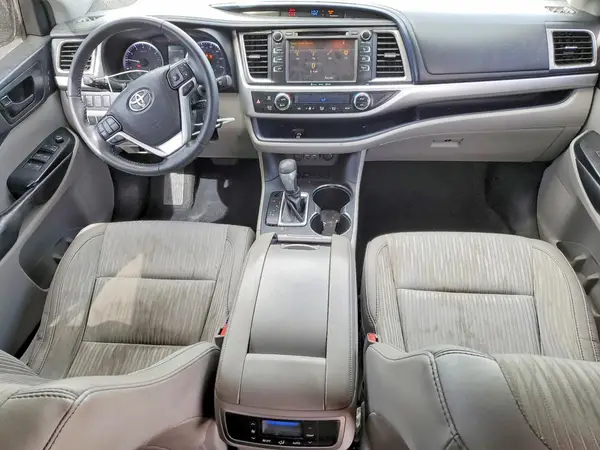 5TDZZRFH8KS360664 2019 TOYOTA HIGHLANDER - Image 8