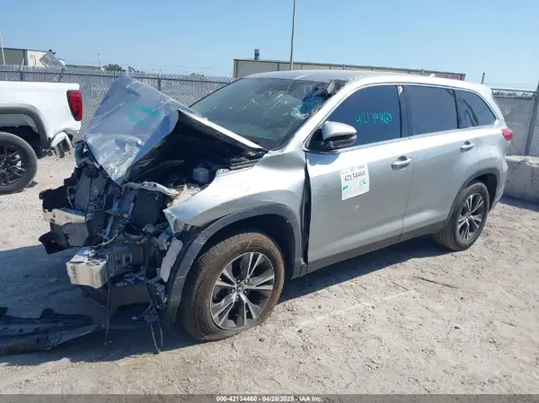 5TDZZRFH8KS362902 2019 TOYOTA HIGHLANDER - Image 2