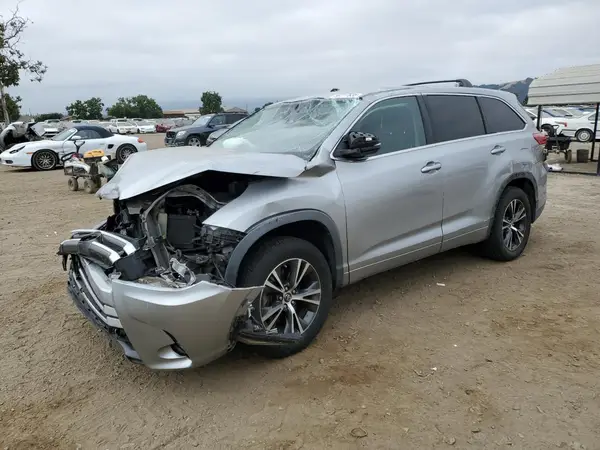 5TDZZRFH9HS190646 2017 TOYOTA HIGHLANDER - Image 1
