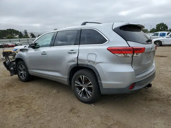 5TDZZRFH9HS190646 2017 TOYOTA HIGHLANDER - Image 2