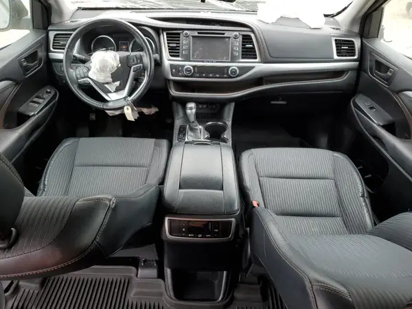5TDZZRFH9HS190646 2017 TOYOTA HIGHLANDER - Image 8