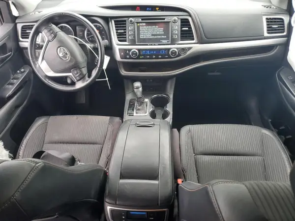 5TDZZRFH9HS197435 2017 TOYOTA HIGHLANDER - Image 8