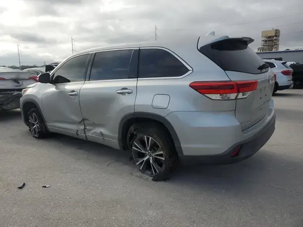 5TDZZRFH9HS198231 2017 TOYOTA HIGHLANDER - Image 2