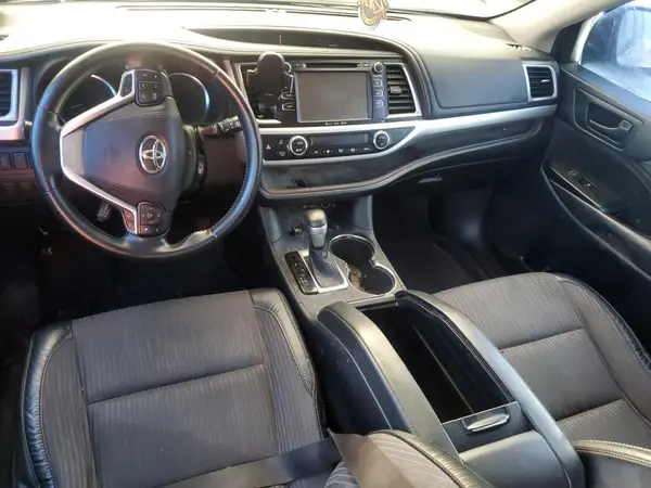 5TDZZRFH9HS198231 2017 TOYOTA HIGHLANDER - Image 8