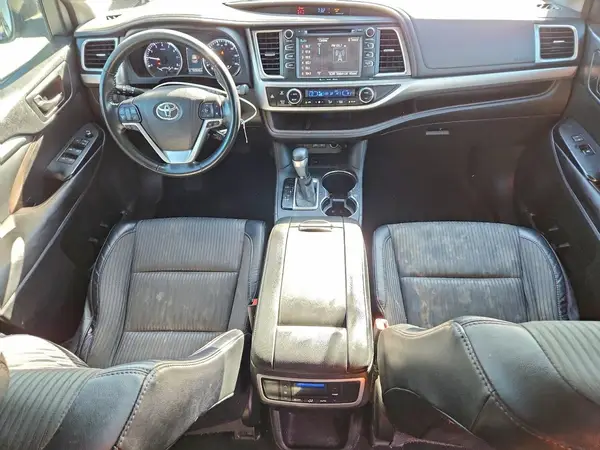 5TDZZRFH9HS201404 2017 TOYOTA HIGHLANDER - Image 8