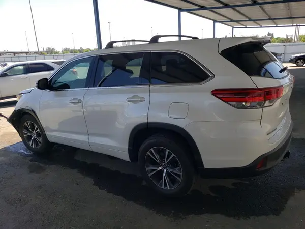 5TDZZRFH9HS205999 2017 TOYOTA HIGHLANDER - Image 2