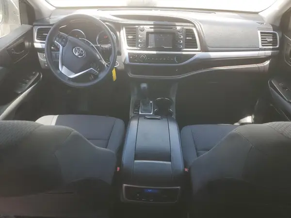 5TDZZRFH9HS205999 2017 TOYOTA HIGHLANDER - Image 8