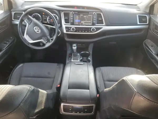 5TDZZRFH9HS216338 2017 TOYOTA HIGHLANDER - Image 8
