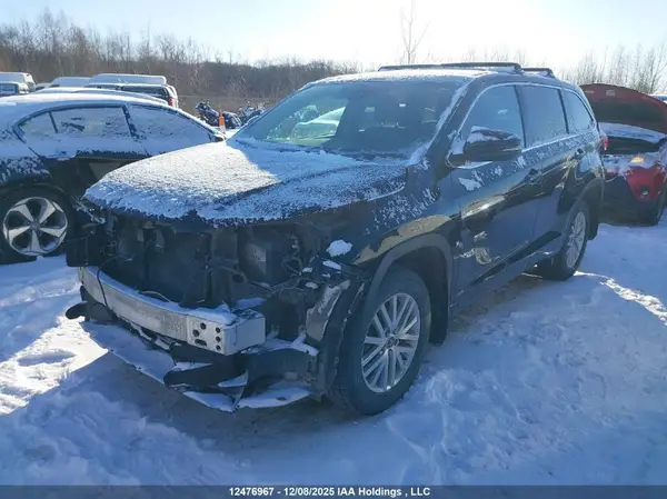 5TDZZRFH9HS223631 2017 TOYOTA HIGHLANDER - Image 2