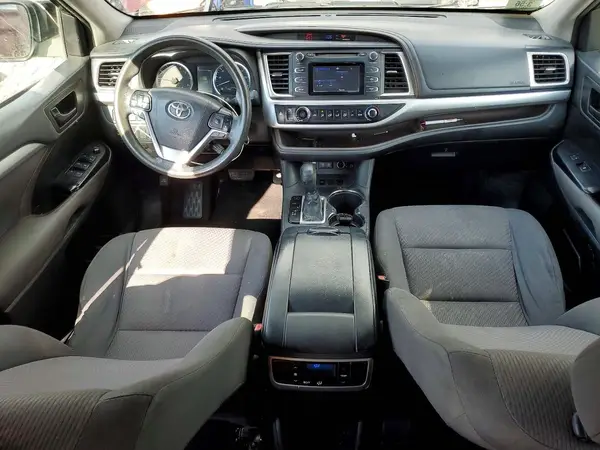 5TDZZRFH9HS230028 2017 TOYOTA HIGHLANDER - Image 8