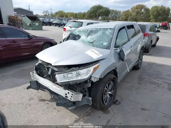 5TDZZRFH9HS231146 2017 TOYOTA HIGHLANDER - Image 2