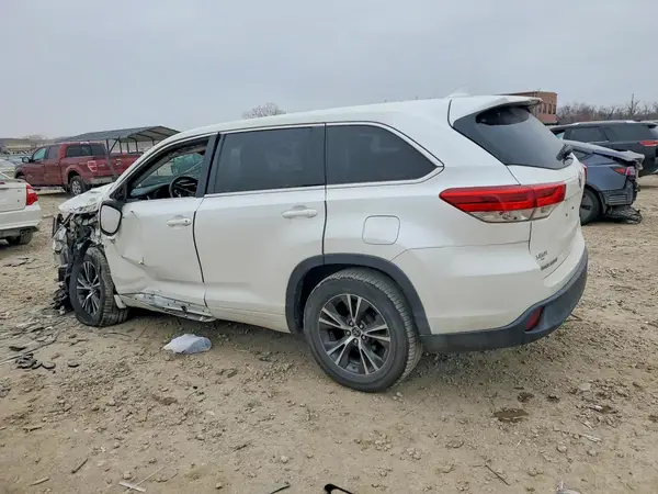 5TDZZRFH9JS236269 2018 TOYOTA HIGHLANDER - Image 2