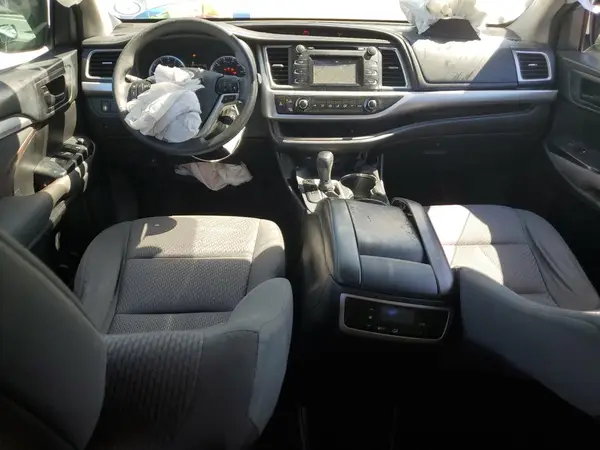 5TDZZRFH9JS238765 2018 TOYOTA HIGHLANDER - Image 8