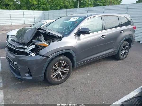 5TDZZRFH9JS239821 2018 TOYOTA HIGHLANDER - Image 2