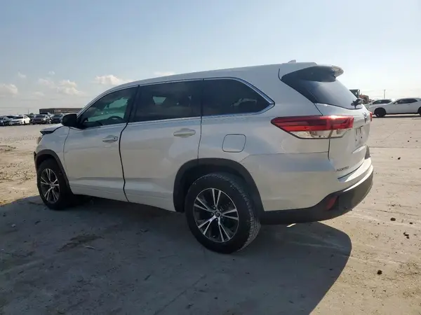5TDZZRFH9JS239950 2018 TOYOTA HIGHLANDER - Image 2