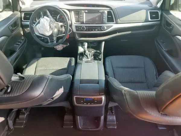 5TDZZRFH9JS239950 2018 TOYOTA HIGHLANDER - Image 8