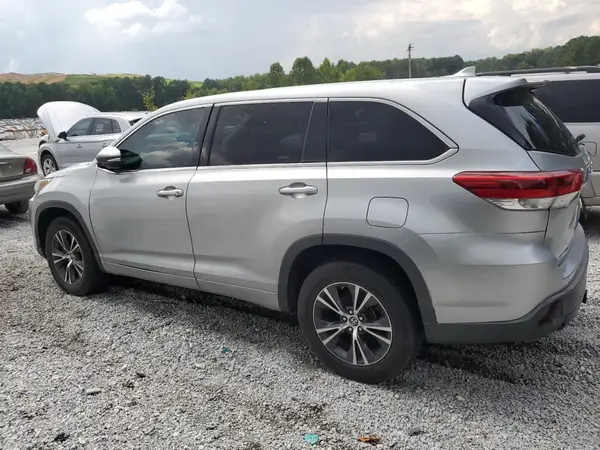 5TDZZRFH9JS244503 2018 TOYOTA HIGHLANDER - Image 2