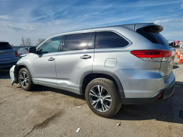 5TDZZRFH9JS245604 2018 TOYOTA HIGHLANDER - Image 2