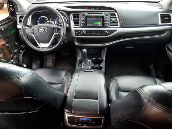 5TDZZRFH9JS246607 2018 TOYOTA HIGHLANDER - Image 8