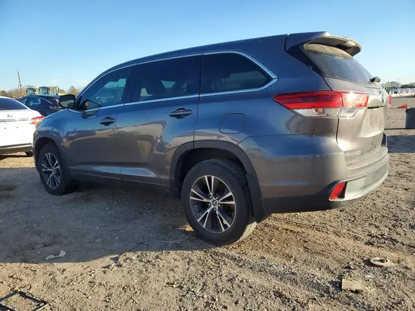 5TDZZRFH9JS250432 2018 TOYOTA HIGHLANDER - Image 2