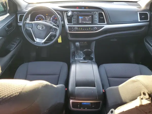 5TDZZRFH9JS250592 2018 TOYOTA HIGHLANDER - Image 8