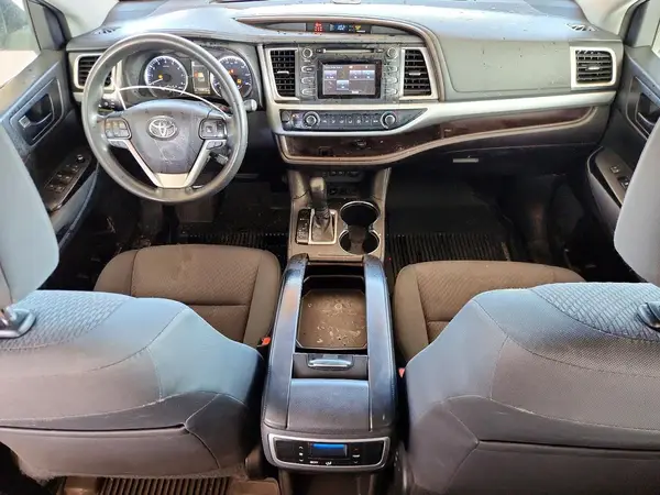 5TDZZRFH9JS256151 2018 TOYOTA HIGHLANDER - Image 8