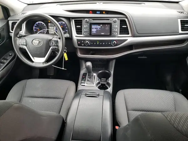 5TDZZRFH9JS258269 2018 TOYOTA HIGHLANDER - Image 8