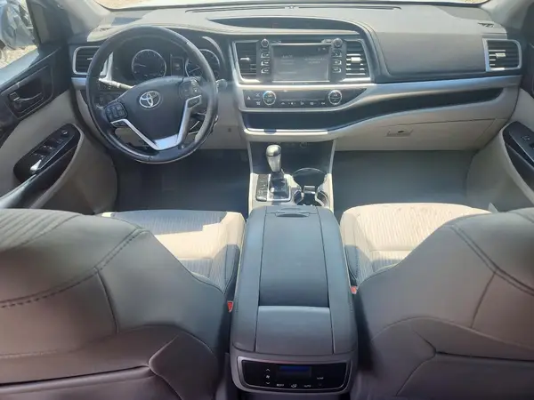 5TDZZRFH9JS261446 2018 TOYOTA HIGHLANDER - Image 8