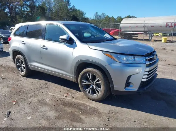 5TDZZRFH9JS265089 2018 TOYOTA HIGHLANDER - Image 1