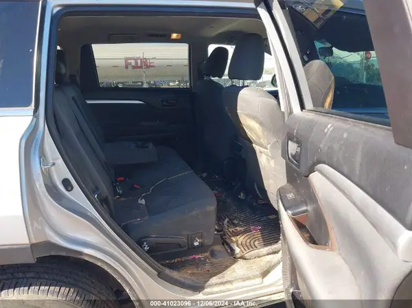 5TDZZRFH9JS265089 2018 TOYOTA HIGHLANDER - Image 8