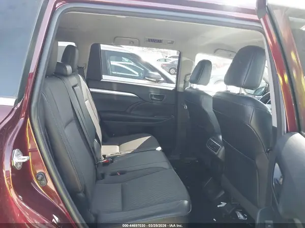 5TDZZRFH9JS274925 2018 TOYOTA HIGHLANDER - Image 8