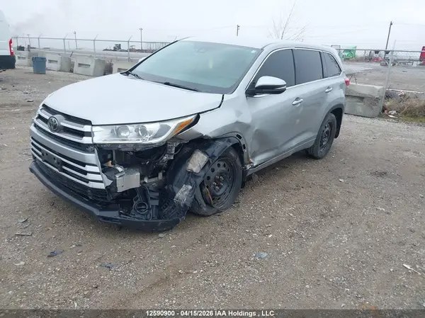 5TDZZRFH9JS277100 2018 TOYOTA HIGHLANDER - Image 2