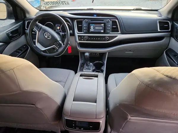 5TDZZRFH9KS291063 2019 TOYOTA HIGHLANDER - Image 8