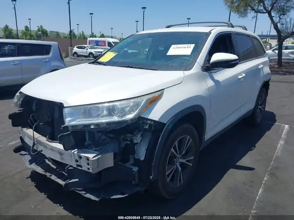 5TDZZRFH9KS292312 2019 TOYOTA HIGHLANDER - Image 2