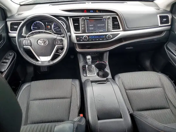 5TDZZRFH9KS299213 2019 TOYOTA HIGHLANDER - Image 8