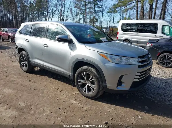 5TDZZRFH9KS305057 2019 TOYOTA HIGHLANDER - Image 1