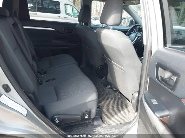 5TDZZRFH9KS305057 2019 TOYOTA HIGHLANDER - Image 8