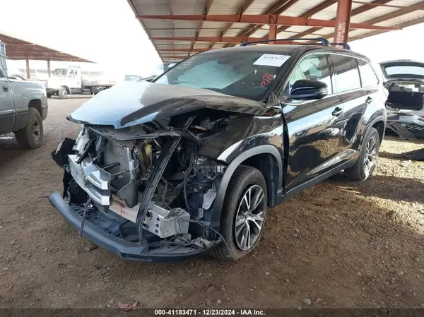 5TDZZRFH9KS306337 2019 TOYOTA HIGHLANDER - Image 2