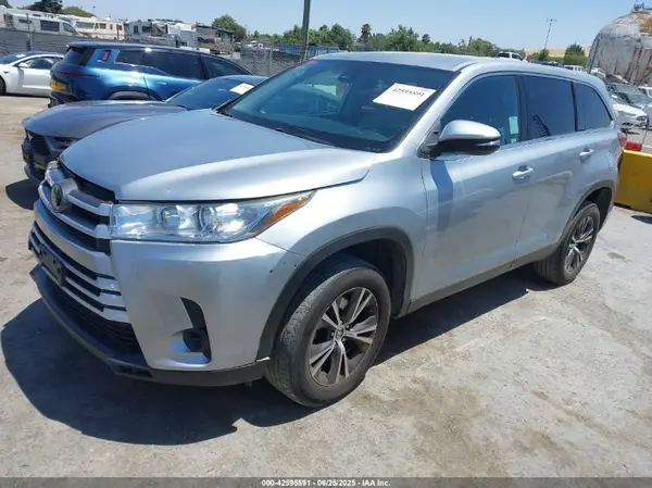 5TDZZRFH9KS309531 2019 TOYOTA HIGHLANDER - Image 2