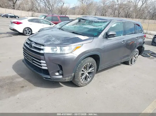 5TDZZRFH9KS313370 2019 TOYOTA HIGHLANDER - Image 2