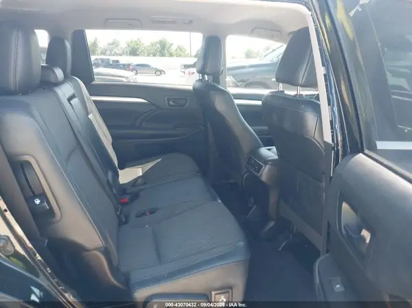 5TDZZRFH9KS317192 2019 TOYOTA HIGHLANDER - Image 8