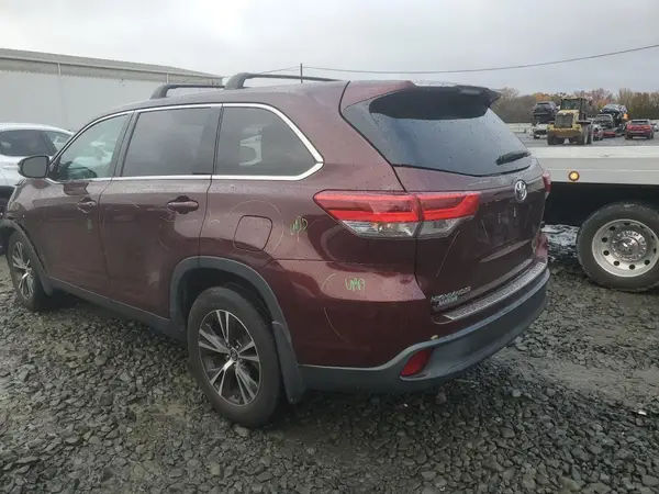 5TDZZRFH9KS323817 2019 TOYOTA HIGHLANDER - Image 2