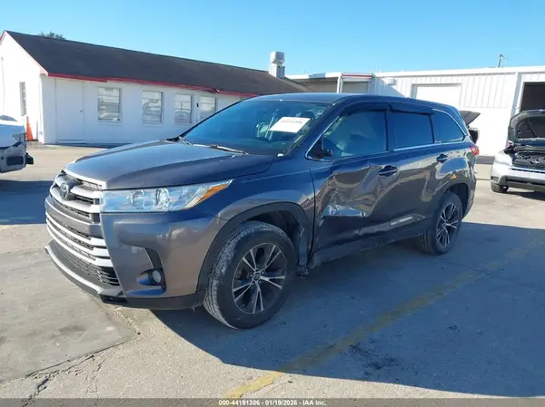 5TDZZRFH9KS325034 2019 TOYOTA HIGHLANDER - Image 2