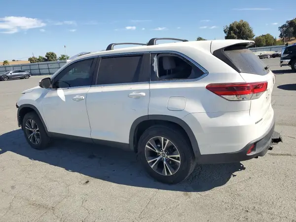 5TDZZRFH9KS328337 2019 TOYOTA HIGHLANDER - Image 2