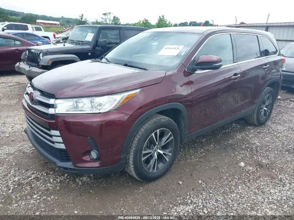 5TDZZRFH9KS336034 2019 TOYOTA HIGHLANDER - Image 2