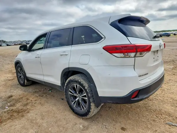 5TDZZRFH9KS337037 2019 TOYOTA HIGHLANDER - Image 2